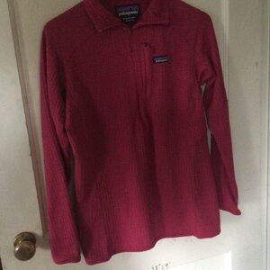 Patagonia Women's Half-Zip Fleece Pullover in pink